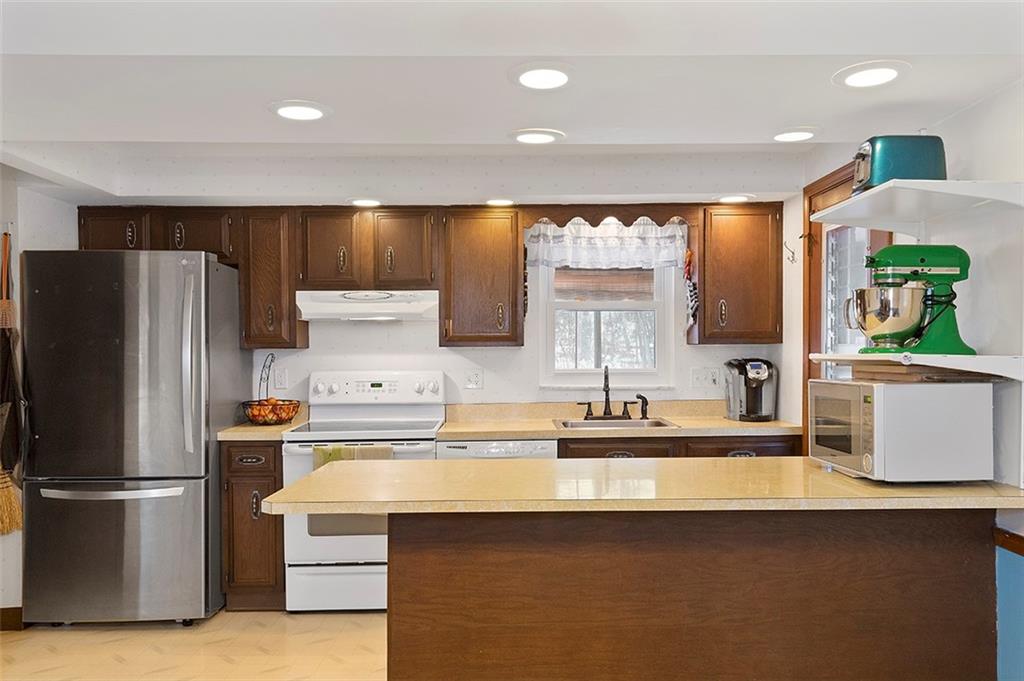 4118 Highgrove Road Pittsburgh, PA 15234 - Photo 8 of 20 Gallery Image 8