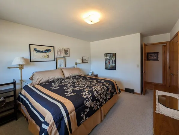 $324,900 | 1502 North 5th Street, Montevideo, MN 56265