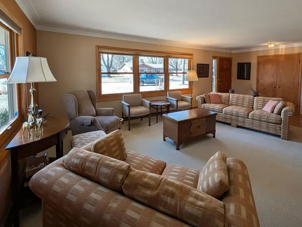 $324,900 | 1502 North 5th Street, Montevideo, MN 56265