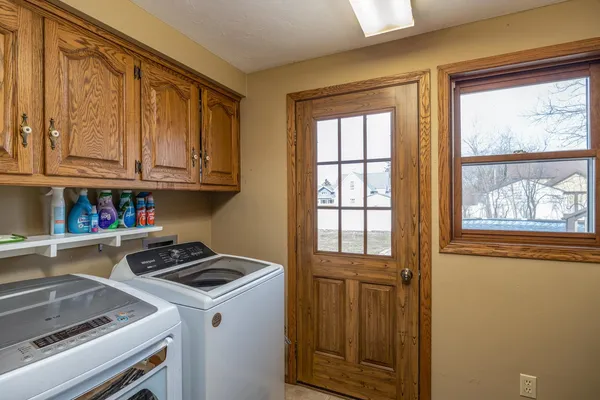 $379,999 | 1567 Old School Place, Greenleaf, WI 54126