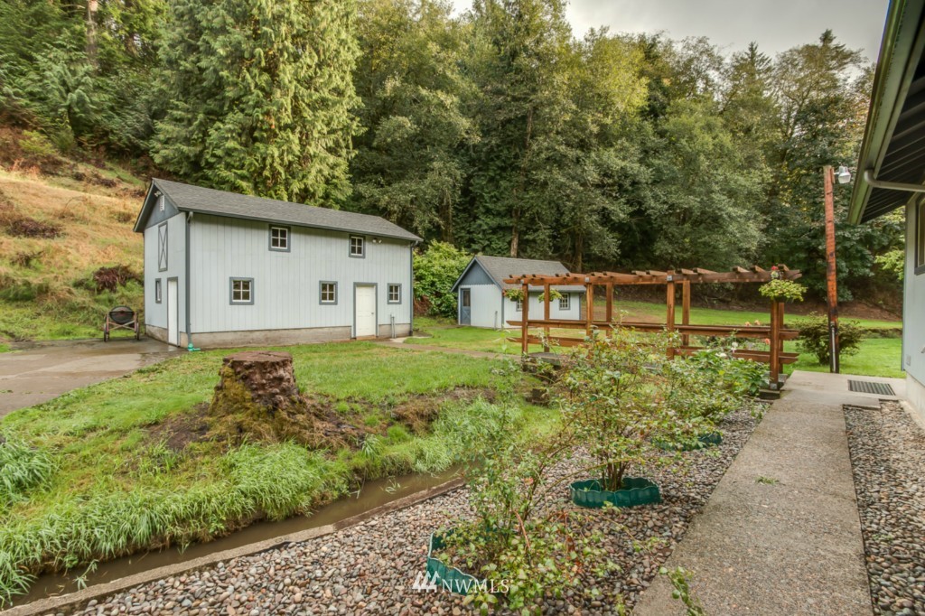 704 Clark Creek Road Longview, WA 98632 - Photo 13 of 17 Gallery Image 13