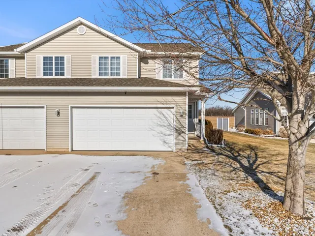 $230,000 | 721 Ash Drive, Geneseo, IL 61254