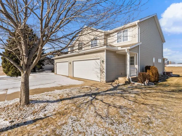$205,000 | 721 Ash Drive, Geneseo, IL 61254