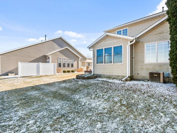 $205,000 | 721 Ash Drive, Geneseo, IL 61254