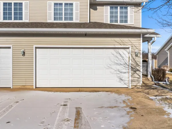 $205,000 | 721 Ash Drive, Geneseo, IL 61254