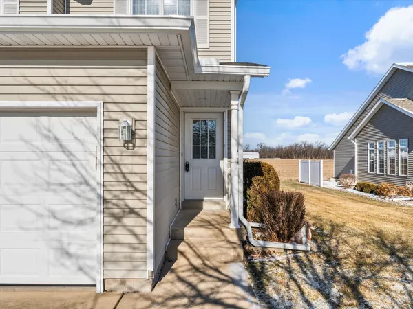 $205,000 | 721 Ash Drive, Geneseo, IL 61254