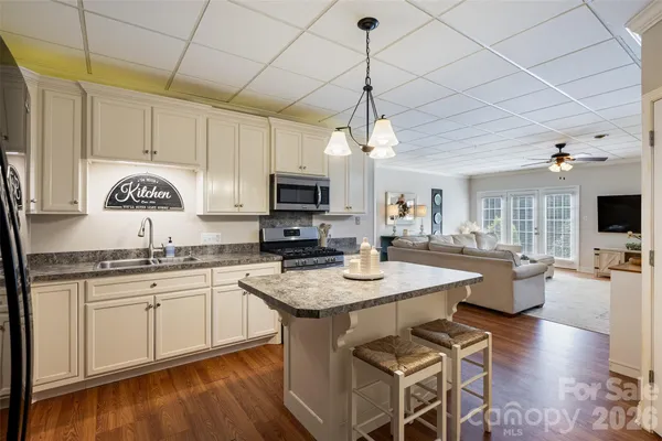 $1,050,000 | 1004 Ashley Place, Belmont, NC 28012