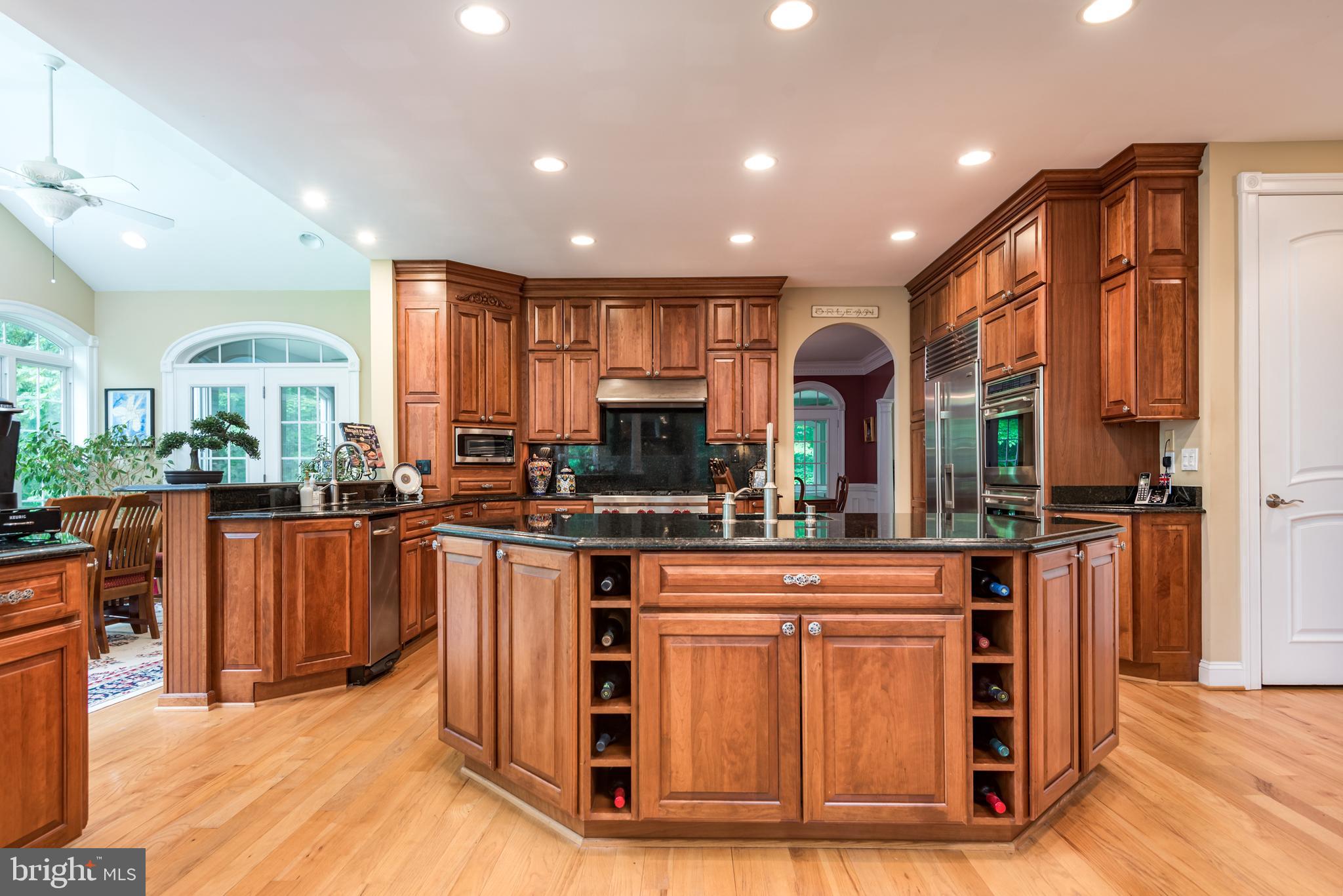 GOURMET KITCHEN
