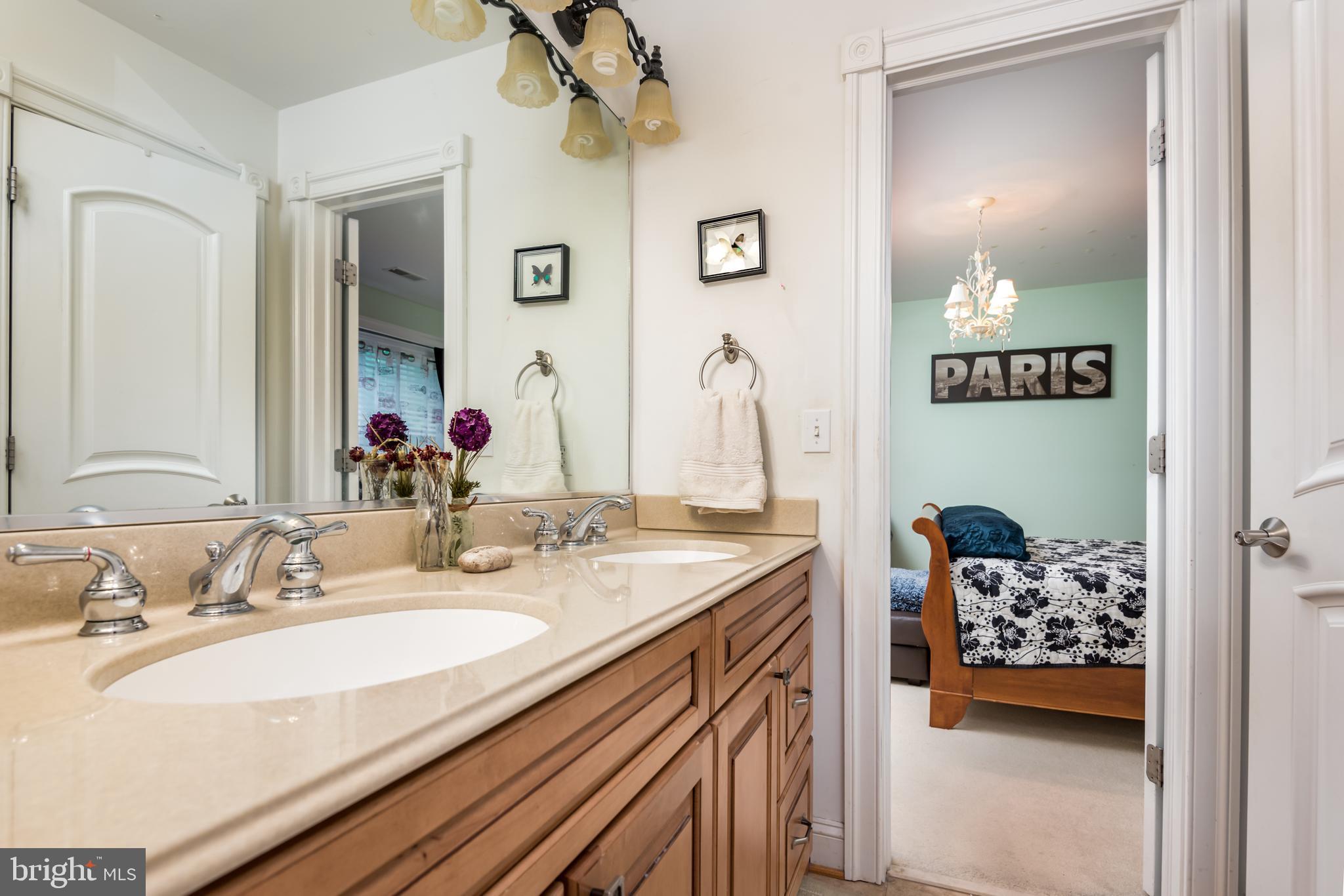 10149 Wesley Chapel Road Marshall, VA 20115 - Photo 26 of 39 JACK AND JILL BATH
