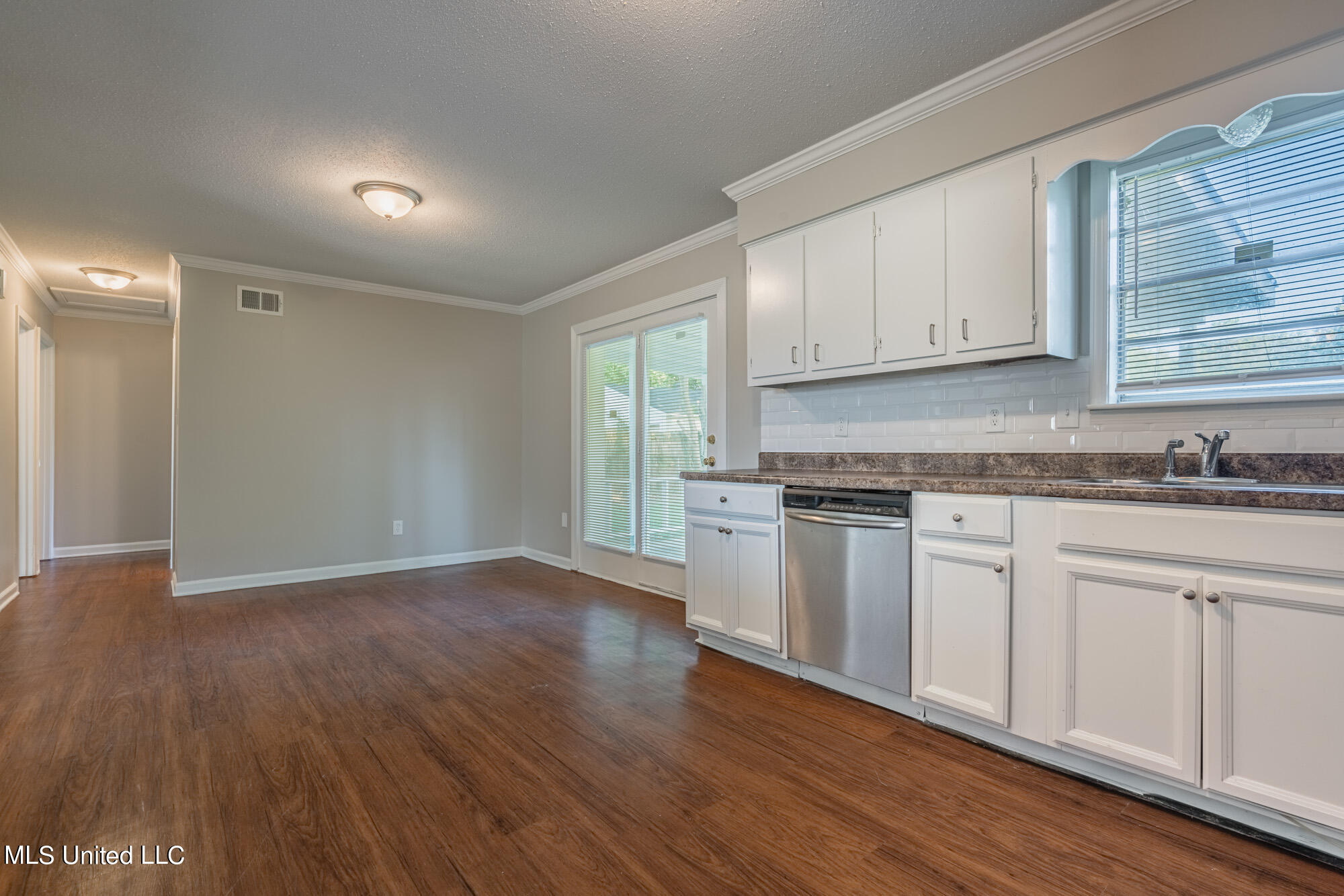 2700 Valleybrook Road Horn Lake, MS 38637 - Photo 10 of 27 Kitchen