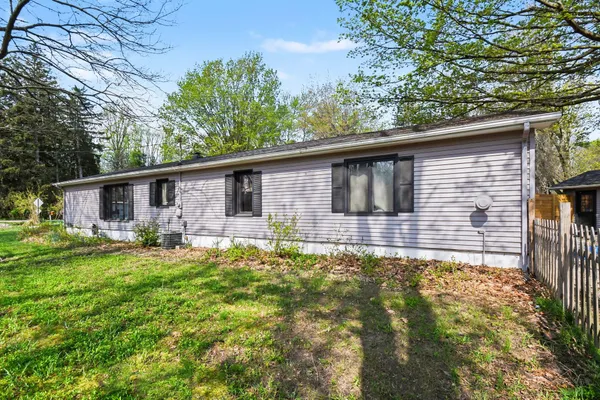 $460,000 | 12435 Sandpiper Lane, Sawyer, MI 49125