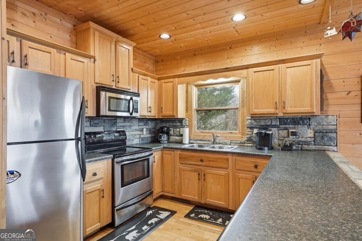 97 Fox Mountain Crossing Blue Ridge, GA 30513 - Photo 32 of 58