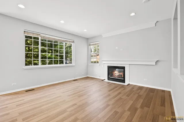 $339,500 | 600 Creekside Circle, Unit 600, Gurnee, IL 60031