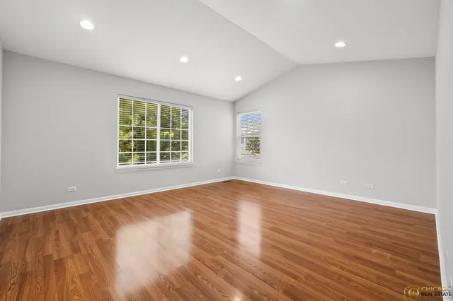 $339,500 | 600 Creekside Circle, Unit 600, Gurnee, IL 60031