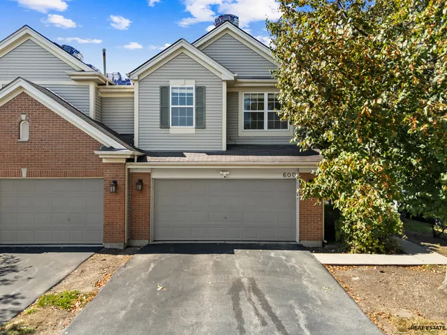 $339,500 | 600 Creekside Circle, Unit 600, Gurnee, IL 60031