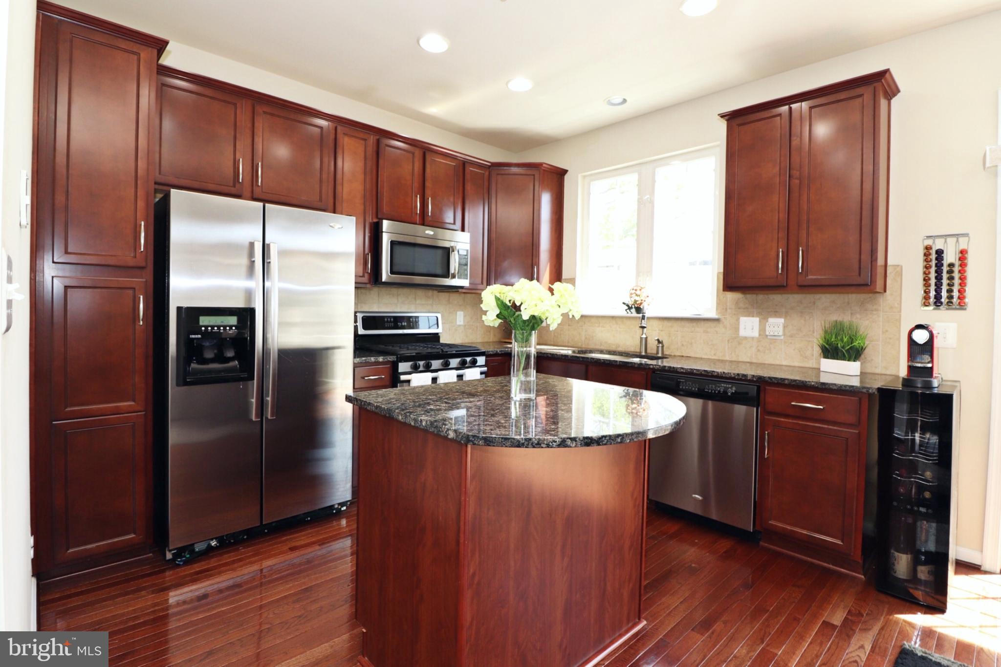 2133 Little Sorrel Way Silver Spring, MD 20902 - Photo 2 of 25