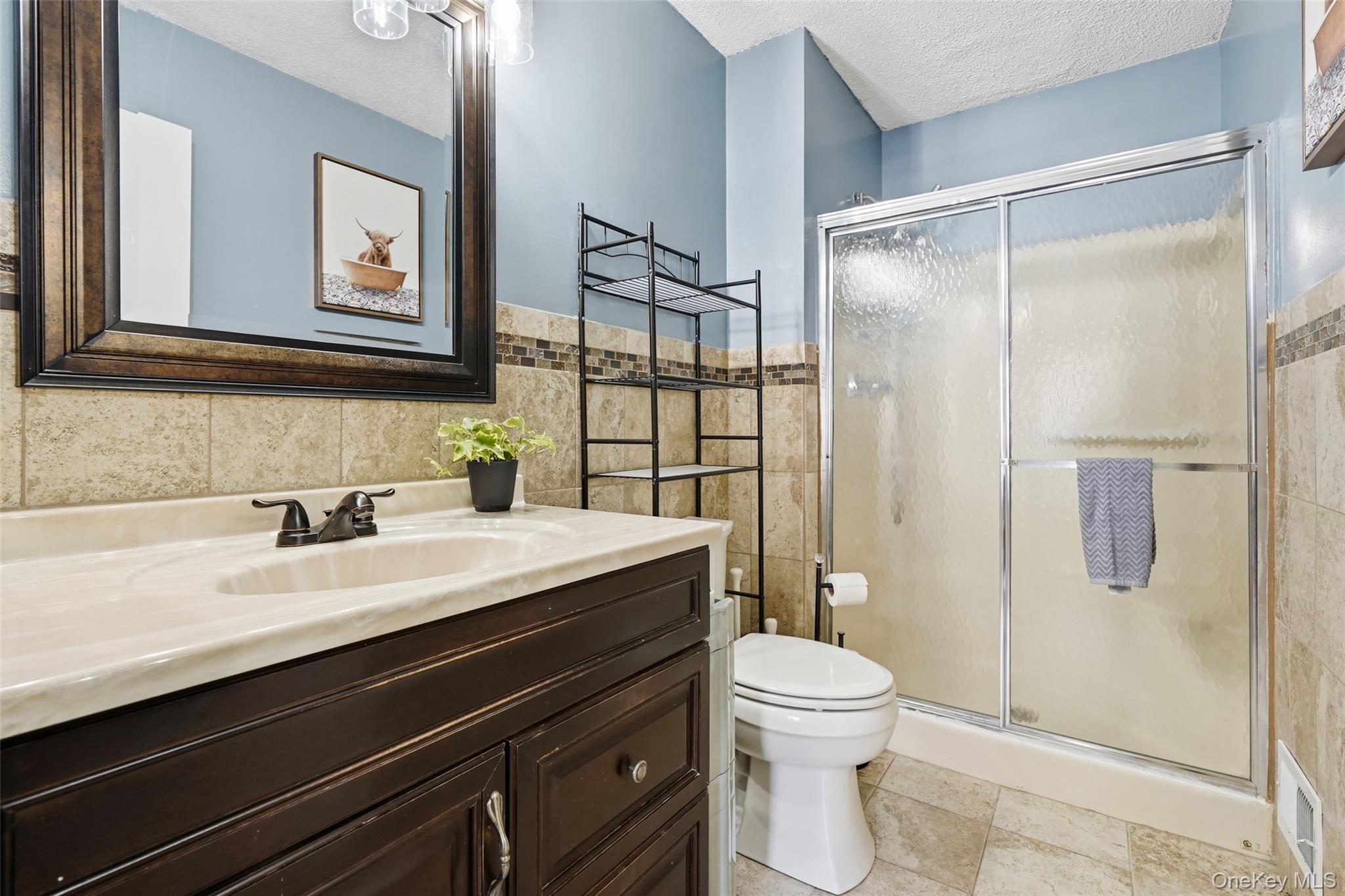 4 Notingham Circle Peekskill, NY 10566 - Photo 11 of 17 Primary bathroom