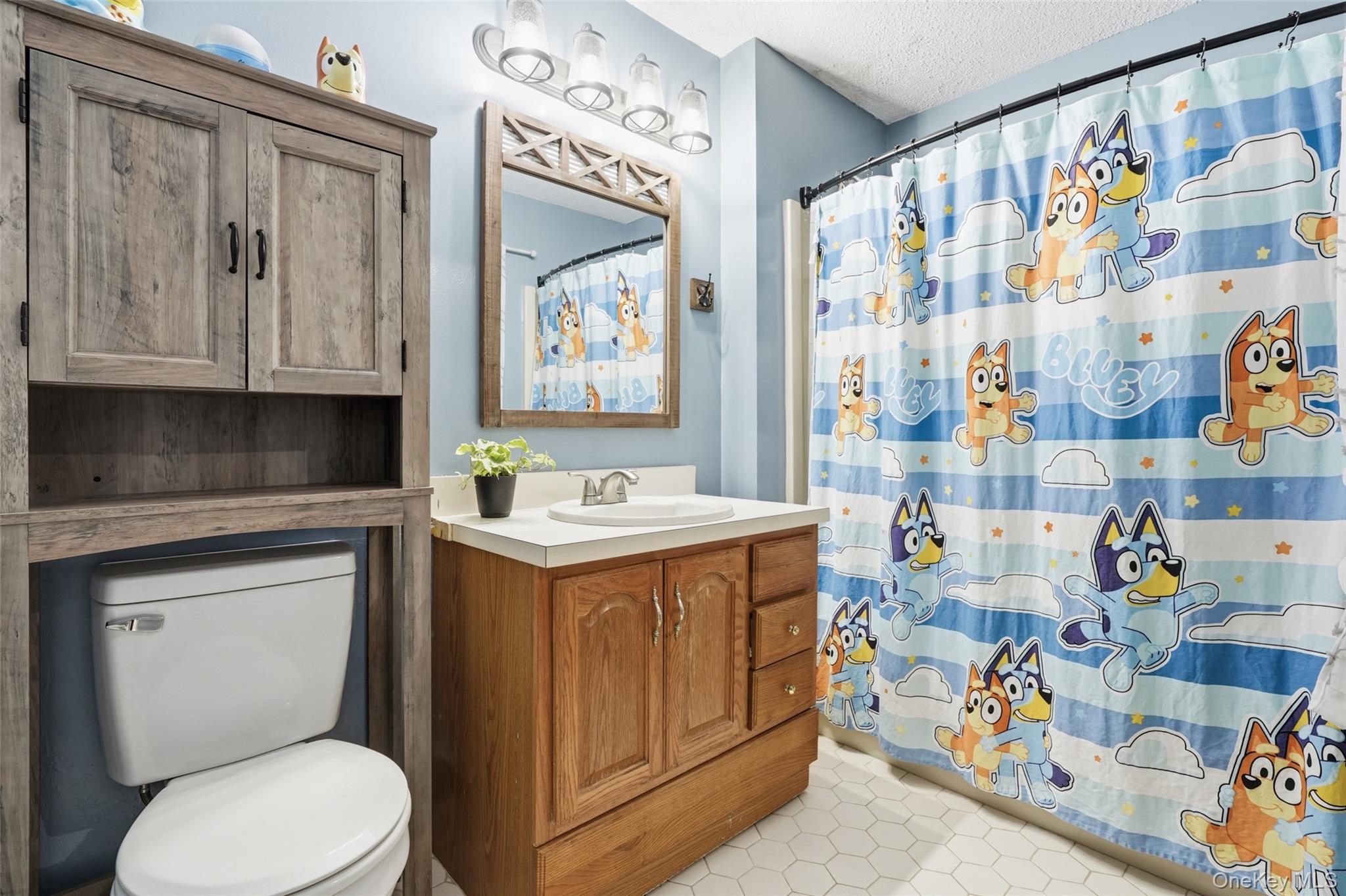 4 Notingham Circle Peekskill, NY 10566 - Photo 13 of 17 Second full bathroom