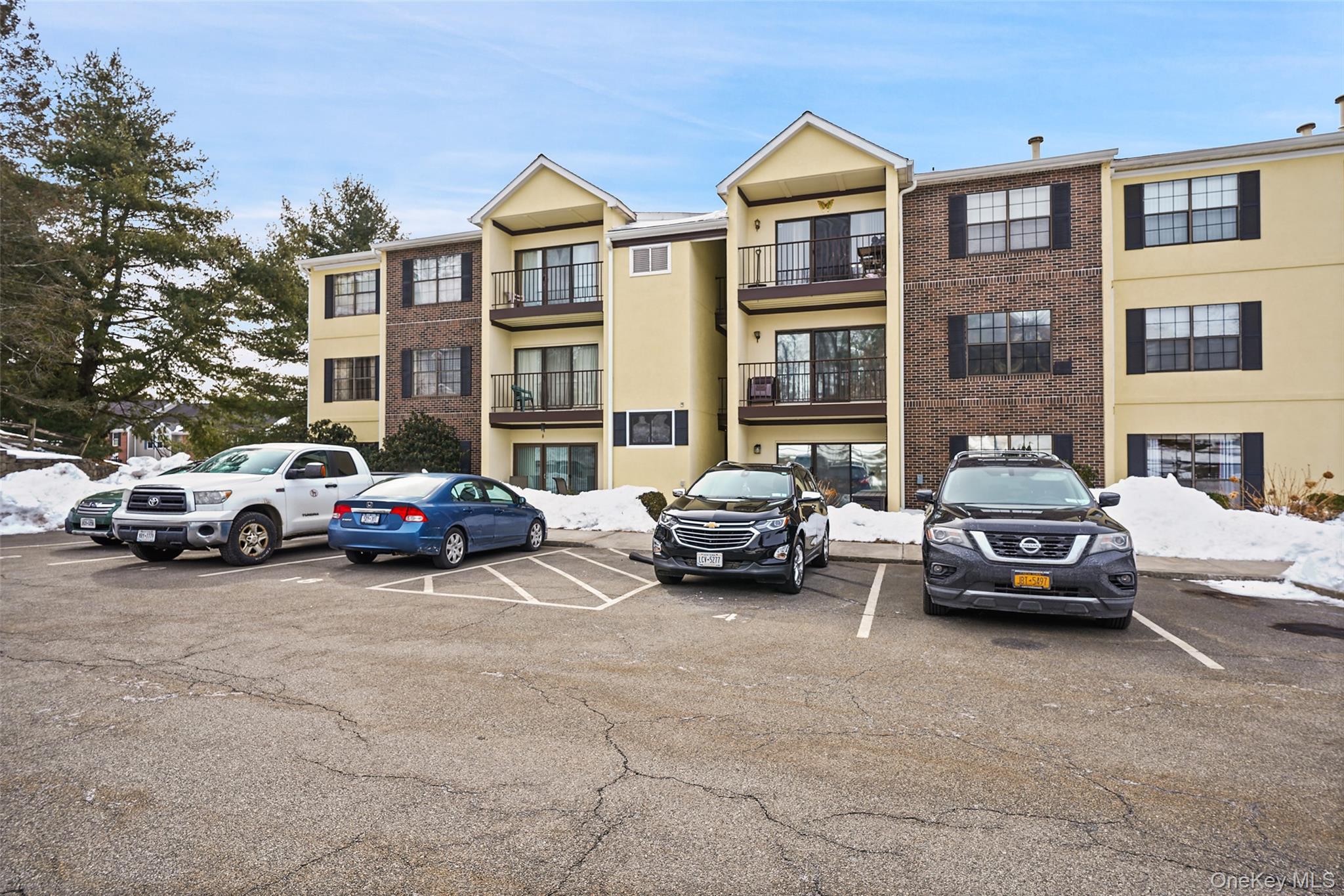4 Notingham Circle Peekskill, NY 10566 - Photo 2 of 17 Back parking lot with no stairs to the unit