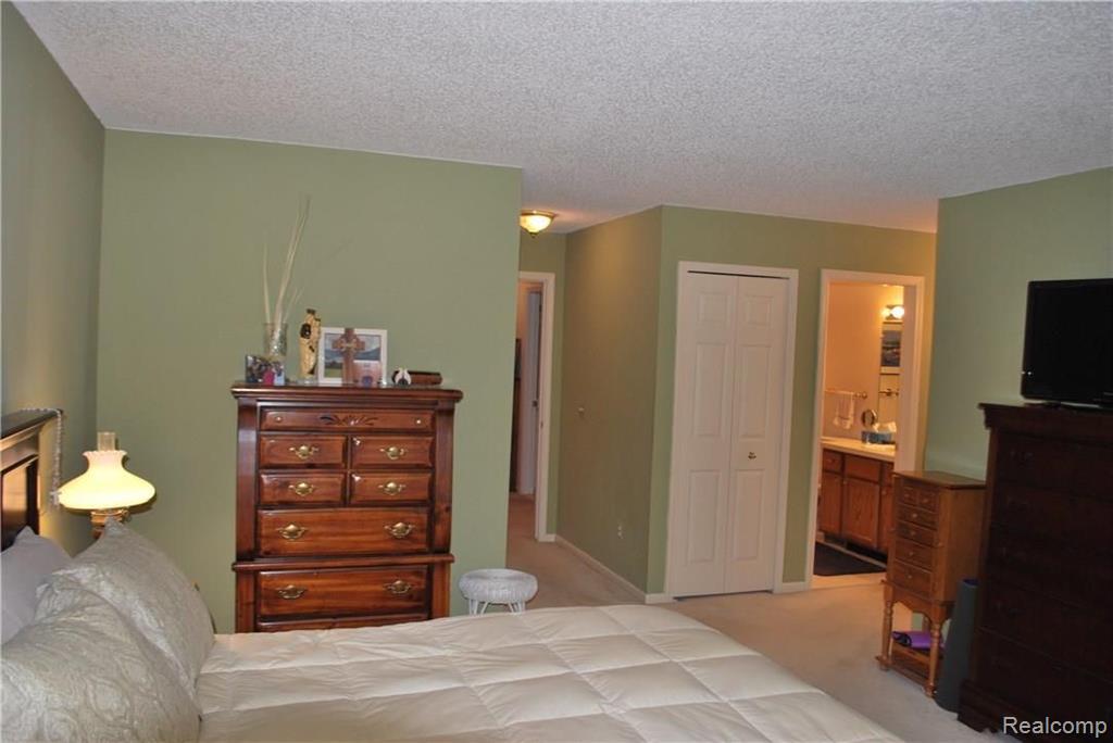 21630 River Ridge, Unit 202 Farmington, MI 48335 - Photo 17 of 35