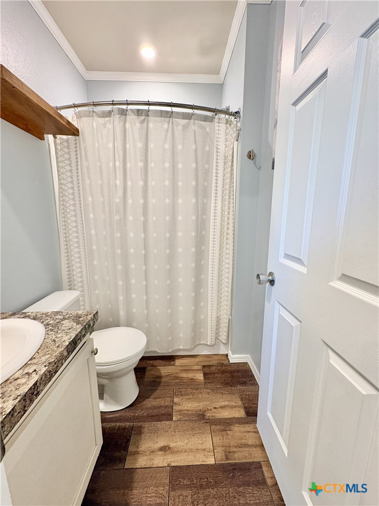259 Hambleton Road Victoria, TX 77905 - Photo 30 of 37 Second Bath