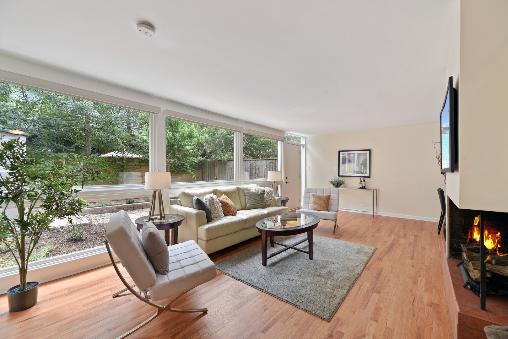 2902 North Sheridan Road Chicago, IL 60657 - Photo 2 of 19