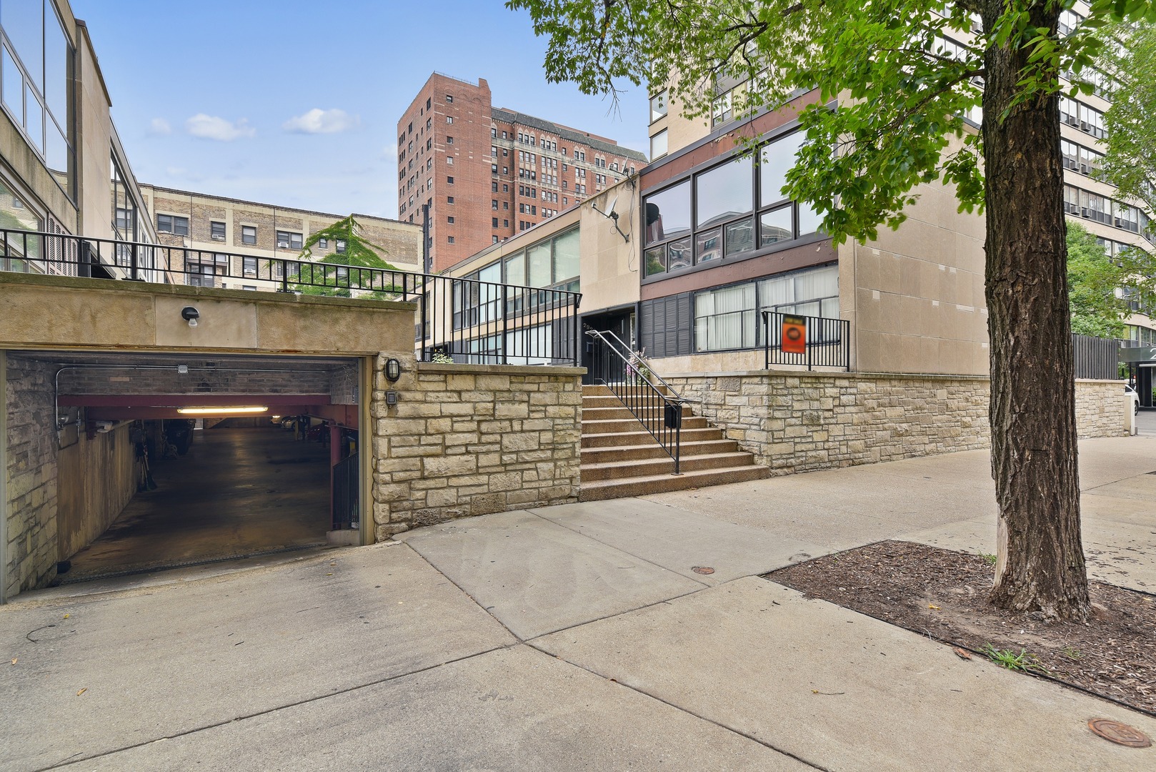 2902 North Sheridan Road Chicago, IL 60657 - Photo 18 of 19