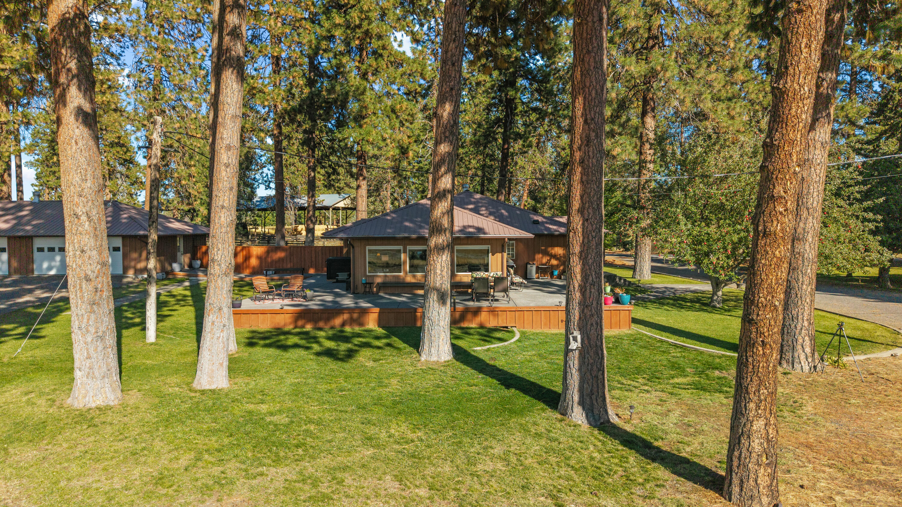 32486 Modoc Point Road Chiloquin, OR 97624 - Photo 127 of 135 32490 Modoc Point Rd-127
