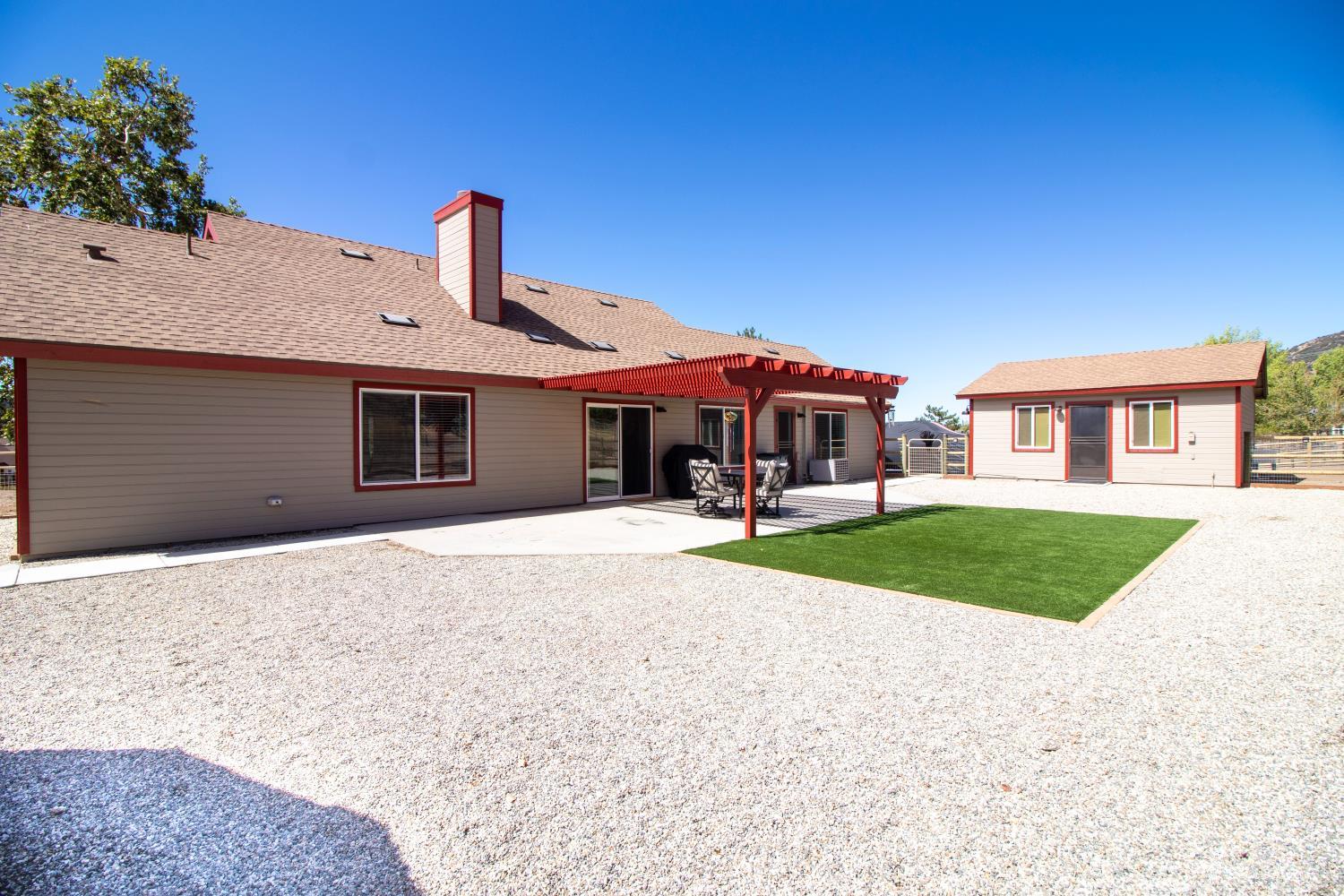26961 Bear Valley Road Tehachapi, CA 93561 - Photo 28 of 40 Gallery Image 28