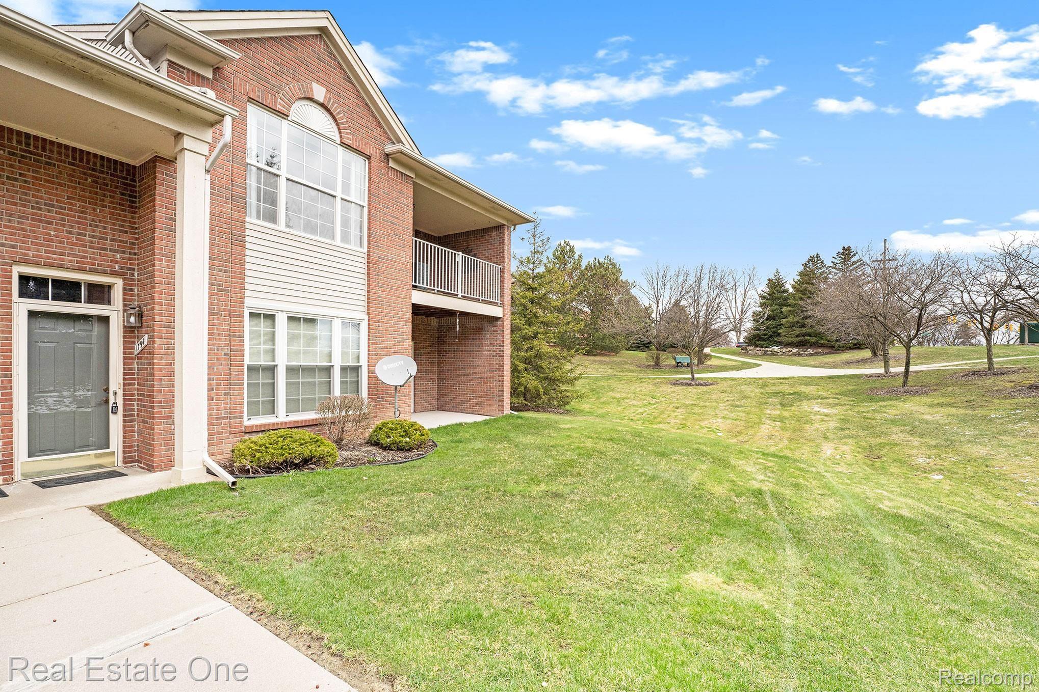 1794 Flagstone Circle Rochester, MI 48307 - Photo 23 of 25 DSC00392.jpg