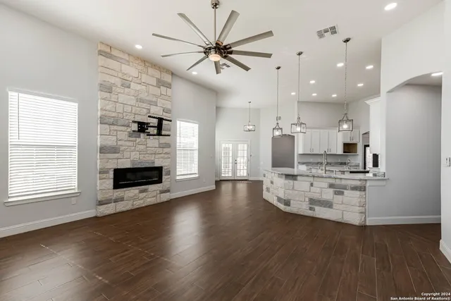 $675,000 | 19146 Mc Connell Road, Atascosa, TX 78002