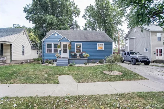 $130,000 | 300 East Arch Street, Jerseyville, IL 62052