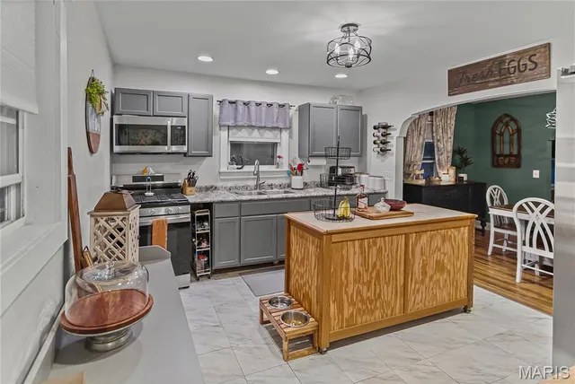 $130,000 | 300 East Arch Street, Jerseyville, IL 62052