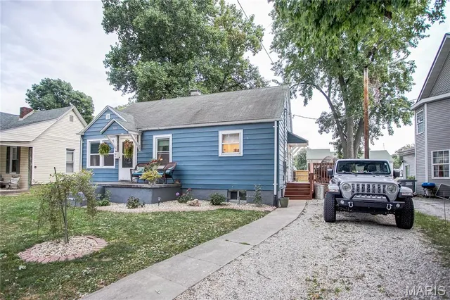 $130,000 | 300 East Arch Street, Jerseyville, IL 62052