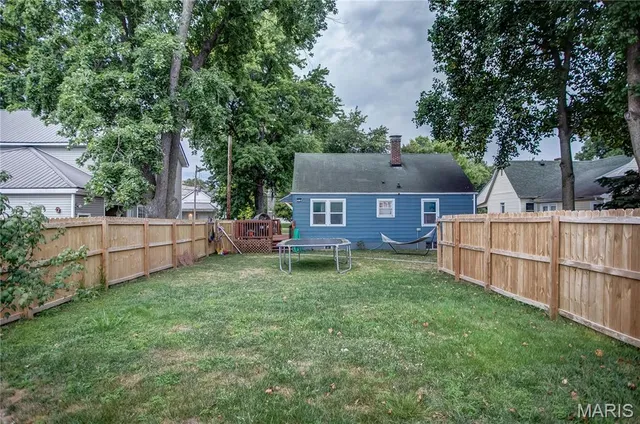 $130,000 | 300 East Arch Street, Jerseyville, IL 62052