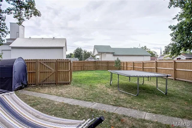 $130,000 | 300 East Arch Street, Jerseyville, IL 62052