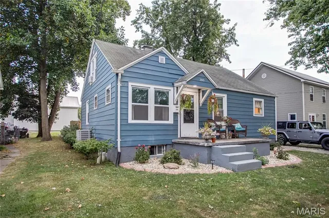 $130,000 | 300 East Arch Street, Jerseyville, IL 62052