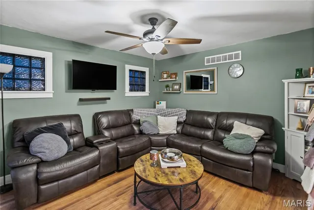 $130,000 | 300 East Arch Street, Jerseyville, IL 62052