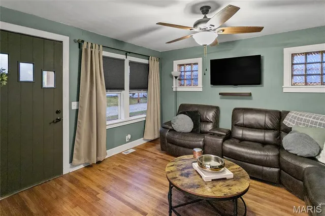 $130,000 | 300 East Arch Street, Jerseyville, IL 62052