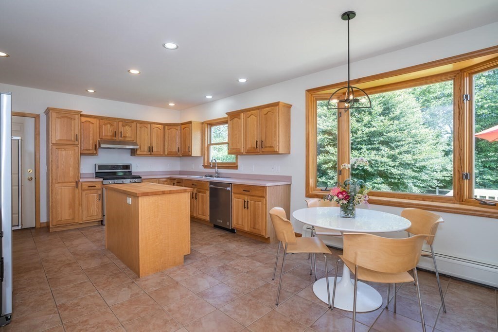 26 Hop Brook Road Amherst, MA 01002 - Photo 5 of 42 Gallery Image 5