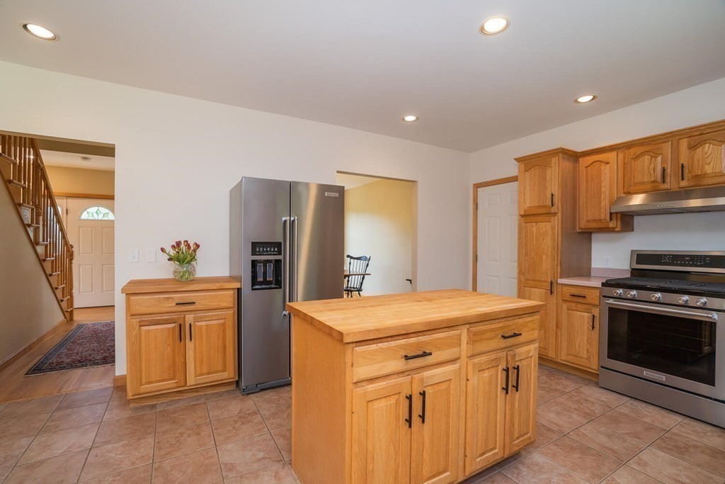 26 Hop Brook Road Amherst, MA 01002 - Photo 6 of 42 Gallery Image 6