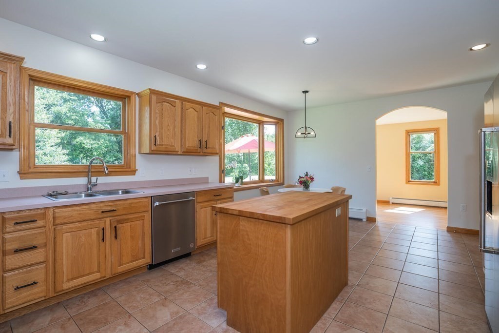26 Hop Brook Road Amherst, MA 01002 - Photo 8 of 42 Gallery Image 8