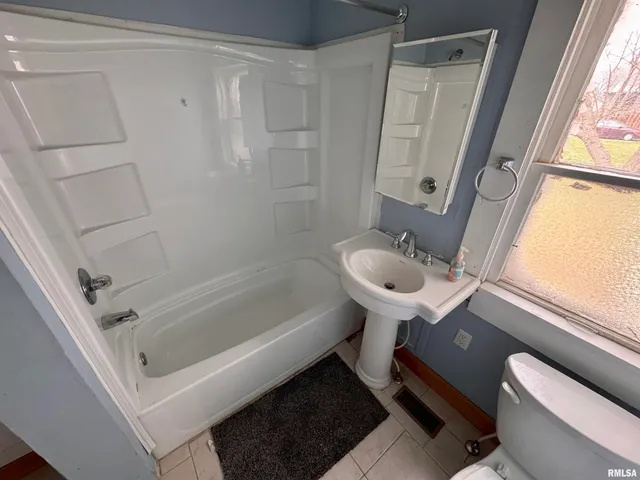 $68,900 | 727 East Jackson, Macomb, IL 61455