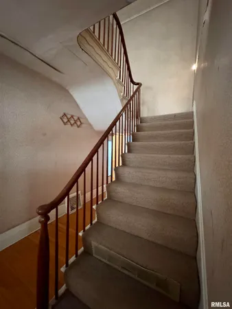 $65,900 | 727 East Jackson, Macomb, IL 61455