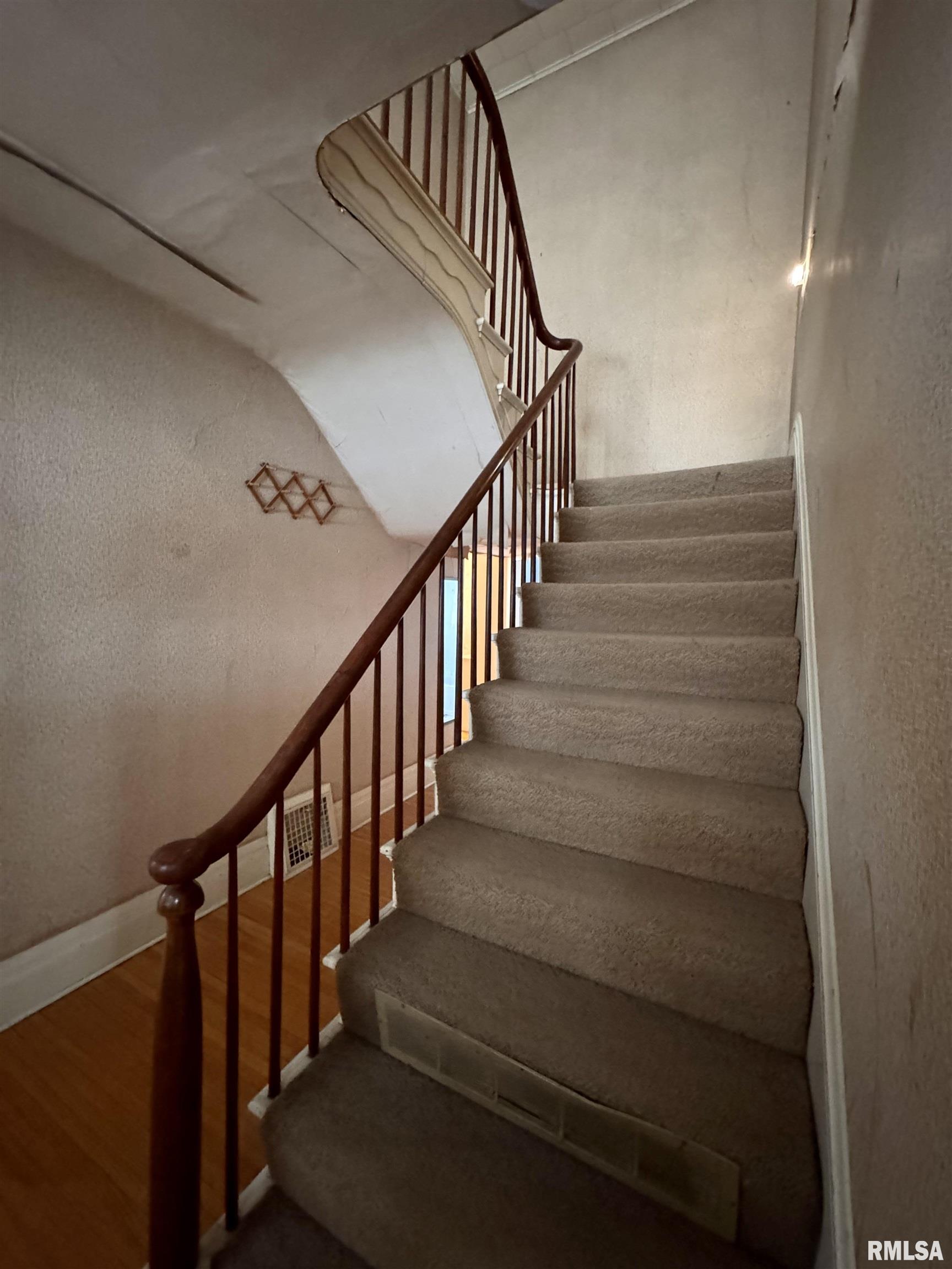 727 East Jackson Macomb, IL 61455 - Photo 13 of 34