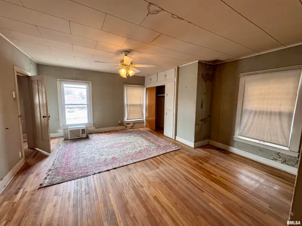 $65,900 | 727 East Jackson, Macomb, IL 61455