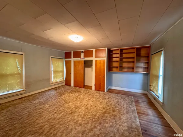 $65,900 | 727 East Jackson, Macomb, IL 61455