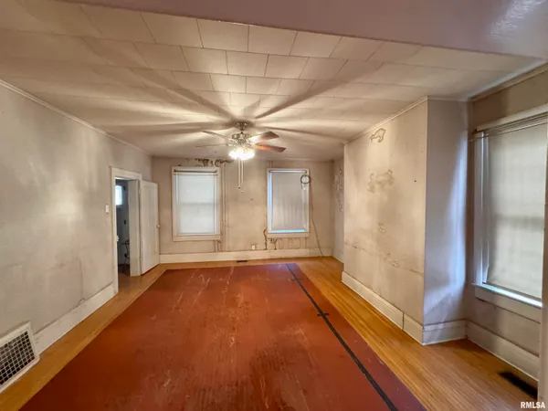 $65,900 | 727 East Jackson, Macomb, IL 61455