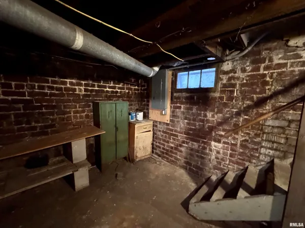 $65,900 | 727 East Jackson, Macomb, IL 61455