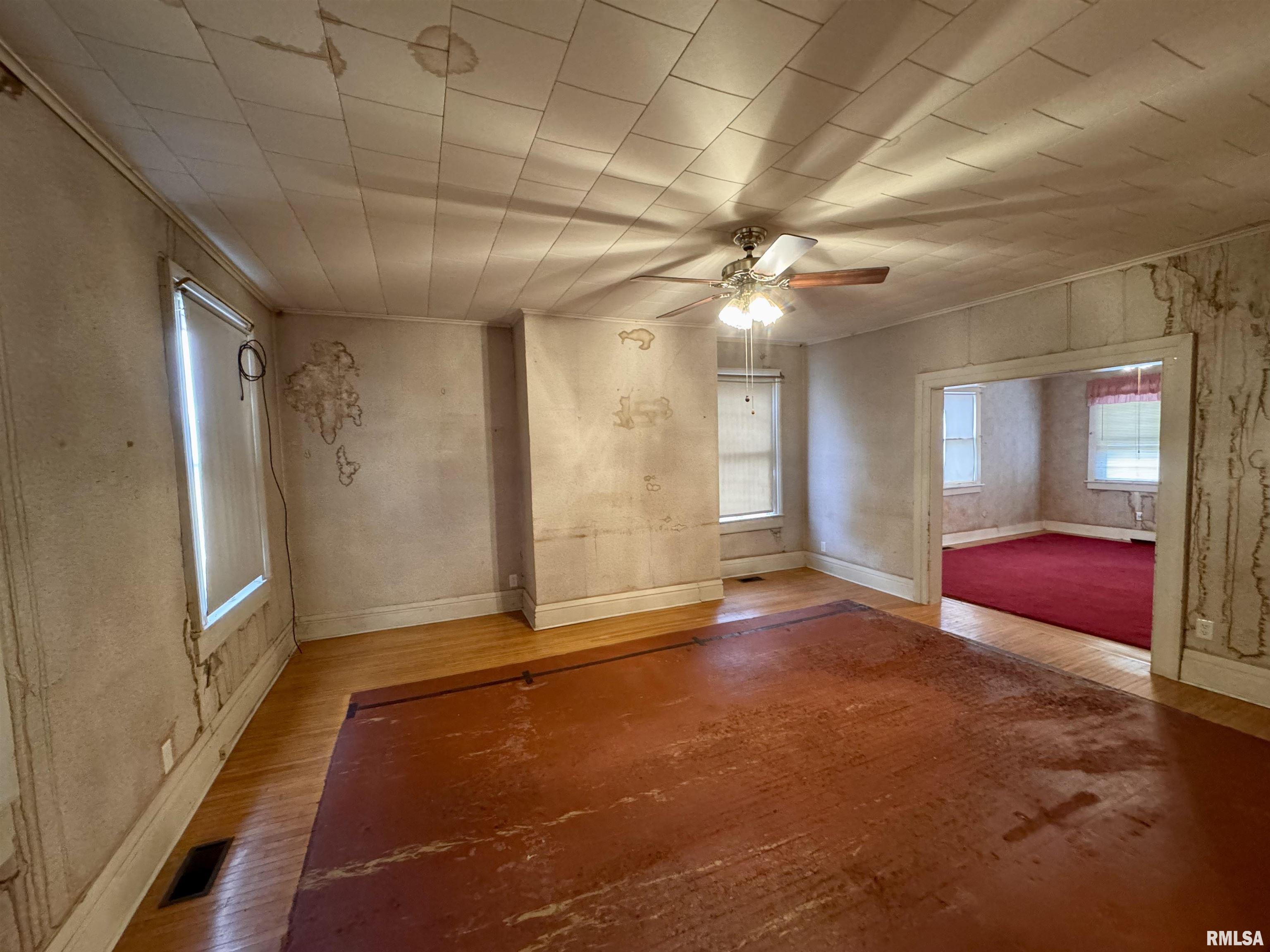 727 East Jackson Macomb, IL 61455 - Photo 3 of 34